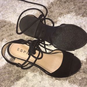 Black lace up pumps